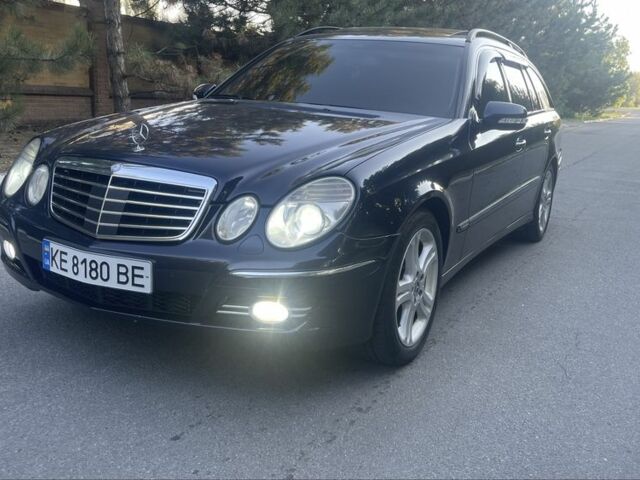 Синий Мерседес 320, объемом двигателя 3 л и пробегом 311 тыс. км за 8723 $, фото 1 на Automoto.ua