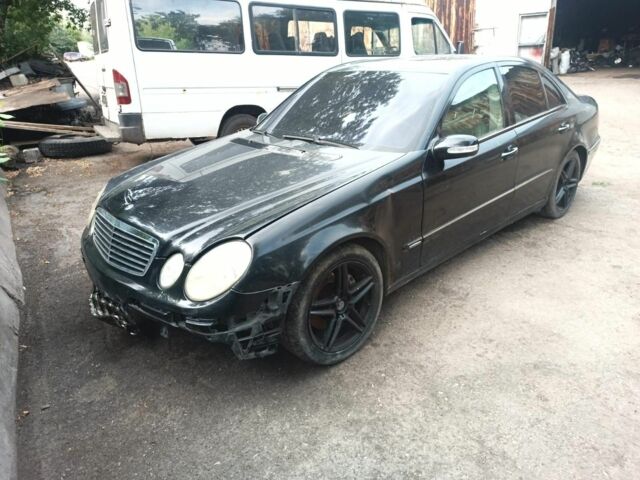 Черный Мерседес 500, объемом двигателя 5 л и пробегом 450 тыс. км за 3300 $, фото 1 на Automoto.ua