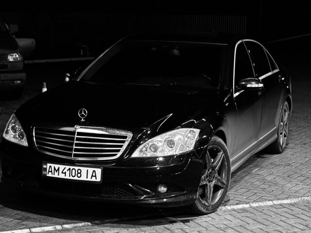 Черный Мерседес 500, объемом двигателя 5.5 л и пробегом 309 тыс. км за 11999 $, фото 1 на Automoto.ua