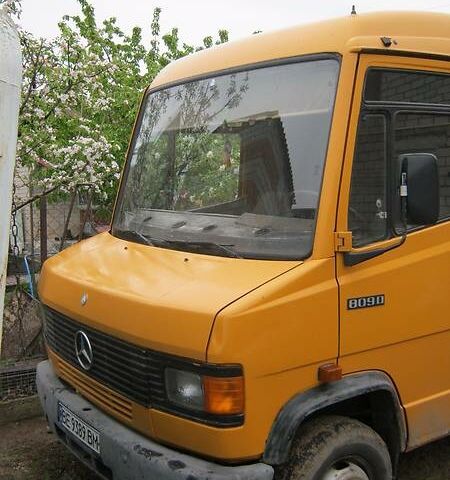 Мерседес 609 груз. 1991 в Николаеве на Automoto.ua Оранжевый Мерседес 609 груз., объемом двигателя 4 л и пробегом 1 тыс. км за 5800 $, фото 1 на Automoto.ua