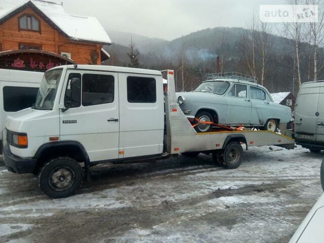 Белый Мерседес 709 груз., объемом двигателя 0 л и пробегом 9999 тыс. км за 10000 $, фото 1 на Automoto.ua