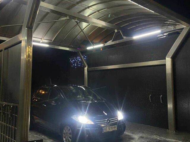 Чорний Мерседес 8, об'ємом двигуна 1.5 л та пробігом 3 тис. км за 5000 $, фото 1 на Automoto.ua