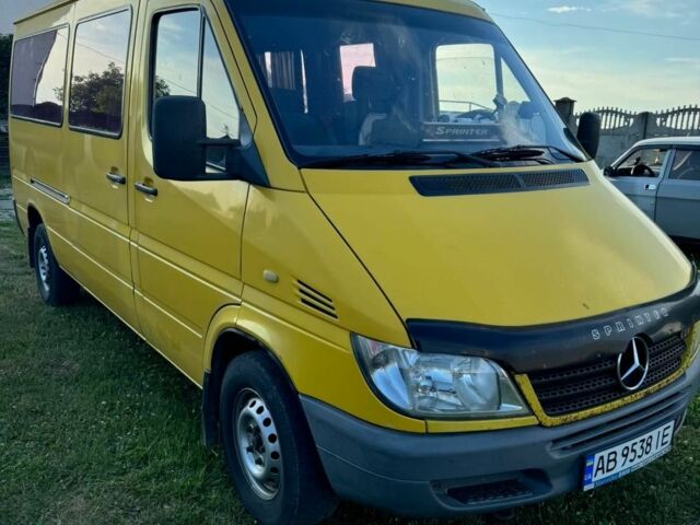 Жовтий Мерседес 8, об'ємом двигуна 2.1 л та пробігом 288 тис. км за 6500 $, фото 1 на Automoto.ua