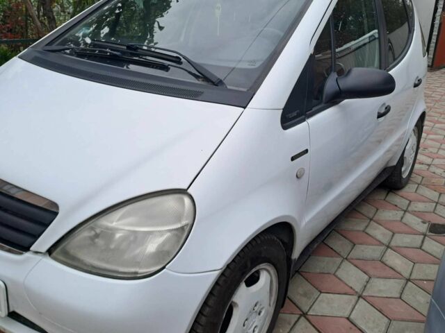 Белый Мерседес А класс, объемом двигателя 1.7 л и пробегом 270 тыс. км за 3200 $, фото 1 на Automoto.ua