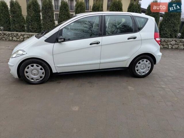 Белый Мерседес А класс, объемом двигателя 1.5 л и пробегом 293 тыс. км за 5900 $, фото 1 на Automoto.ua