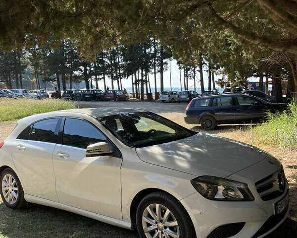 Білий Мерседес А клас, об'ємом двигуна 1.46 л та пробігом 123 тис. км за 17000 $, фото 1 на Automoto.ua