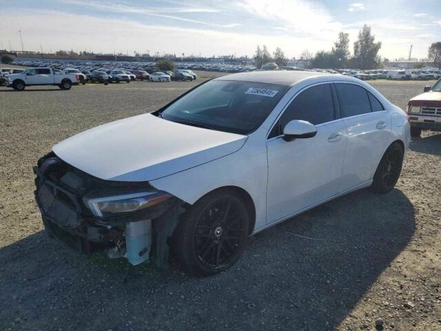 Белый Мерседес А класс, объемом двигателя 2 л и пробегом 70 тыс. км за 5500 $, фото 1 на Automoto.ua