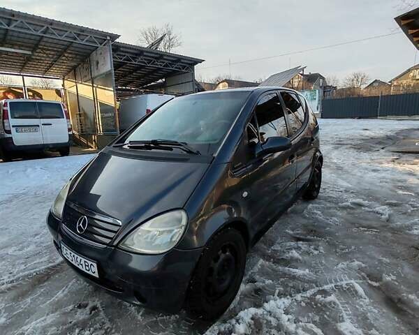 Черный Мерседес А класс, объемом двигателя 1.4 л и пробегом 315 тыс. км за 2600 $, фото 1 на Automoto.ua