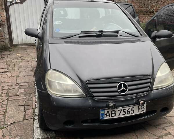 Черный Мерседес А класс, объемом двигателя 1.69 л и пробегом 350 тыс. км за 3500 $, фото 1 на Automoto.ua