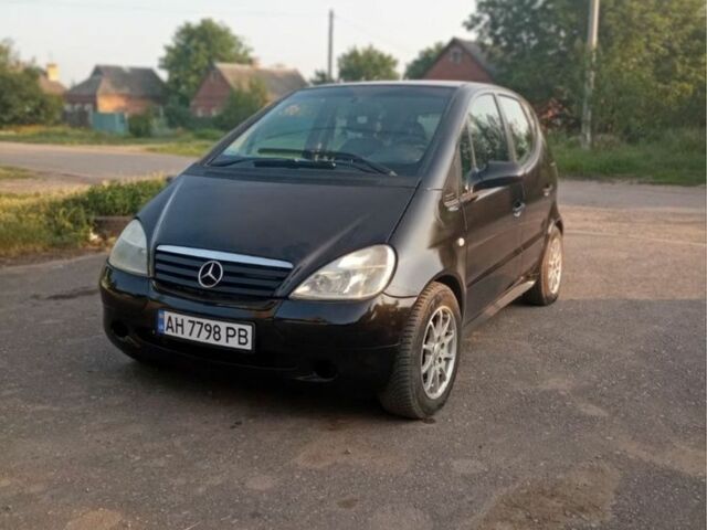 Черный Мерседес А класс, объемом двигателя 1.6 л и пробегом 306 тыс. км за 1900 $, фото 1 на Automoto.ua