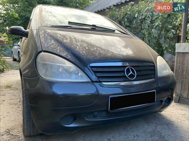 Черный Мерседес А класс, объемом двигателя 1.6 л и пробегом 285 тыс. км за 3099 $, фото 1 на Automoto.ua