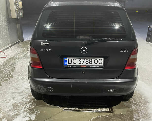 Черный Мерседес А класс, объемом двигателя 1.7 л и пробегом 302 тыс. км за 4050 $, фото 1 на Automoto.ua