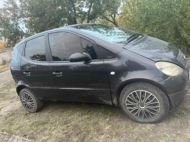 Черный Мерседес А класс, объемом двигателя 1.9 л и пробегом 250 тыс. км за 1253 $, фото 1 на Automoto.ua