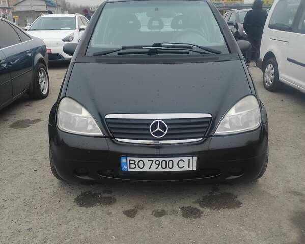 Черный Мерседес А класс, объемом двигателя 1.4 л и пробегом 235 тыс. км за 2800 $, фото 1 на Automoto.ua