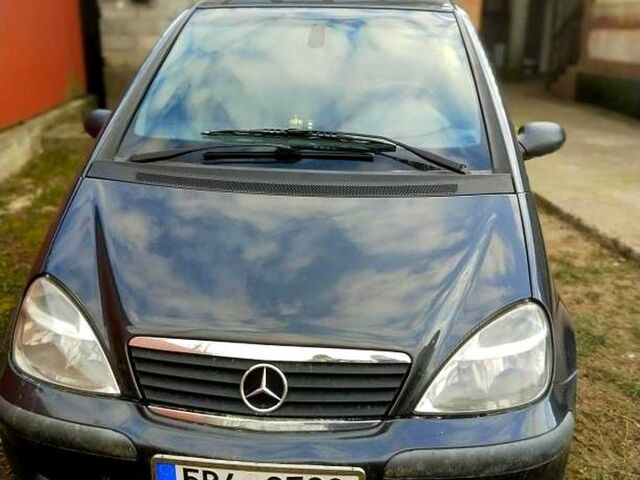 Черный Мерседес А класс, объемом двигателя 1.7 л и пробегом 160 тыс. км за 1800 $, фото 1 на Automoto.ua