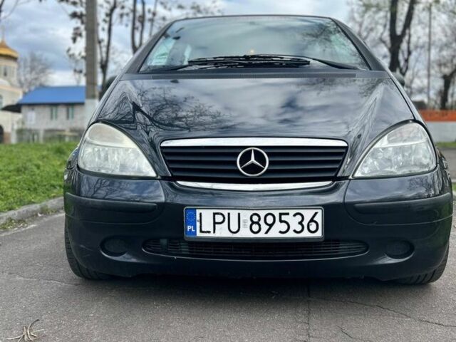 Черный Мерседес А класс, объемом двигателя 1.6 л и пробегом 230 тыс. км за 2000 $, фото 1 на Automoto.ua