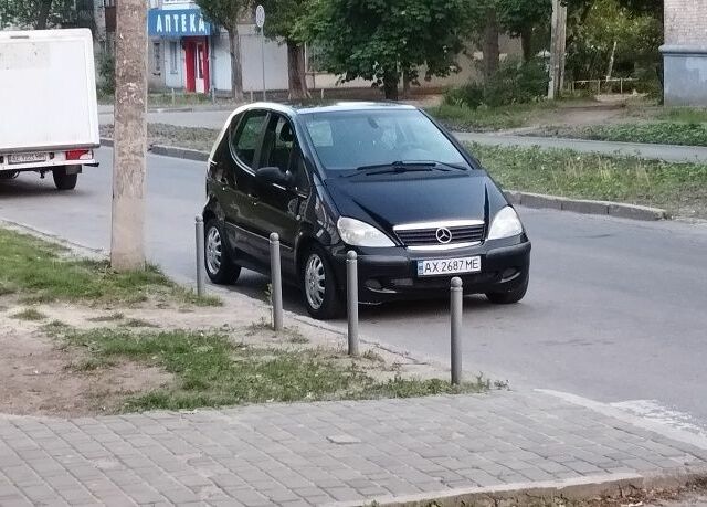 Чорний Мерседес А клас, об'ємом двигуна 2 л та пробігом 250 тис. км за 3500 $, фото 1 на Automoto.ua