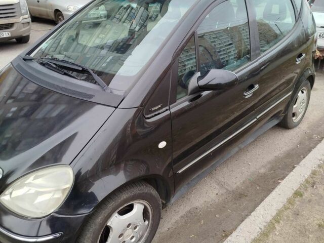 Черный Мерседес А класс, объемом двигателя 1.7 л и пробегом 319 тыс. км за 3200 $, фото 1 на Automoto.ua