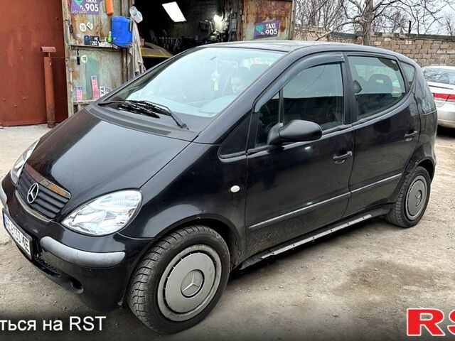 Черный Мерседес А класс, объемом двигателя 1.7 л и пробегом 200 тыс. км за 2450 $, фото 1 на Automoto.ua