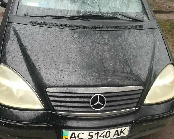 Черный Мерседес А класс, объемом двигателя 1.9 л и пробегом 240 тыс. км за 3200 $, фото 1 на Automoto.ua