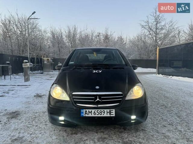 Черный Мерседес А класс, объемом двигателя 2 л и пробегом 300 тыс. км за 2850 $, фото 1 на Automoto.ua