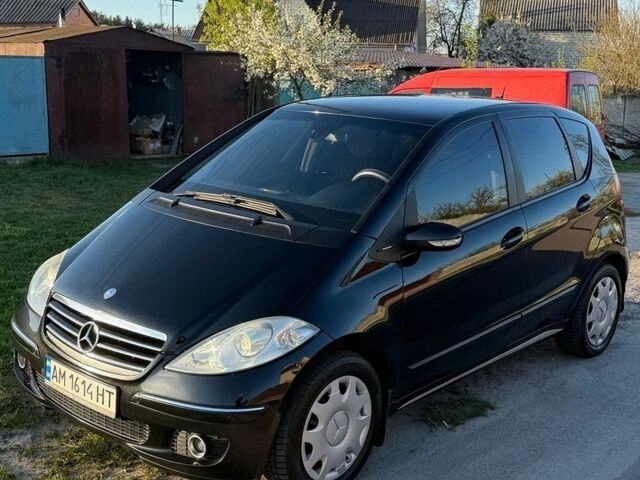 Чорний Мерседес А клас, об'ємом двигуна 2 л та пробігом 281 тис. км за 4700 $, фото 1 на Automoto.ua