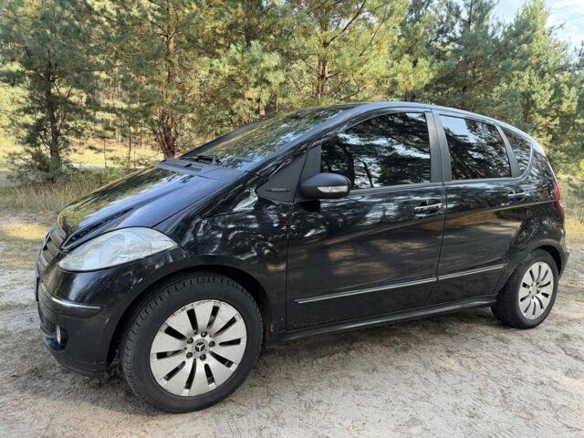 Чорний Мерседес А клас, об'ємом двигуна 2 л та пробігом 247 тис. км за 3351 $, фото 1 на Automoto.ua