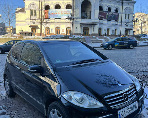 Черный Мерседес А класс, объемом двигателя 2 л и пробегом 168 тыс. км за 6200 $, фото 1 на Automoto.ua