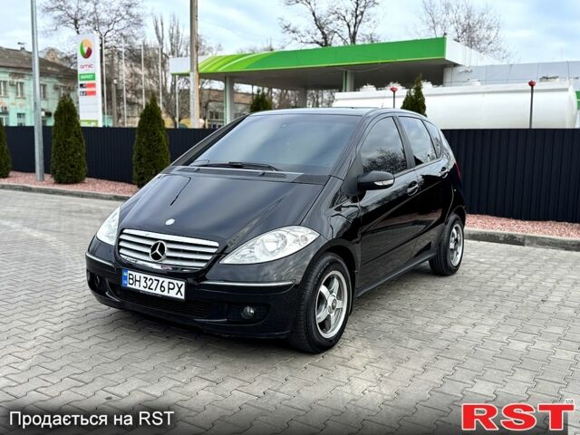 Черный Мерседес А класс, объемом двигателя 1.5 л и пробегом 210 тыс. км за 5200 $, фото 1 на Automoto.ua