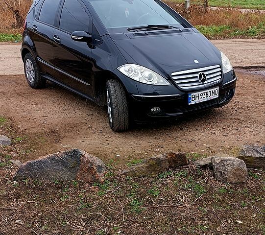 Чорний Мерседес А клас, об'ємом двигуна 2 л та пробігом 250 тис. км за 6100 $, фото 1 на Automoto.ua