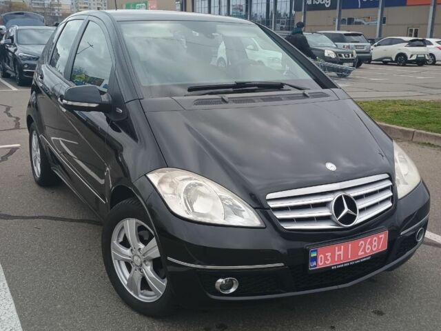 Черный Мерседес А класс, объемом двигателя 1.5 л и пробегом 210 тыс. км за 5850 $, фото 1 на Automoto.ua