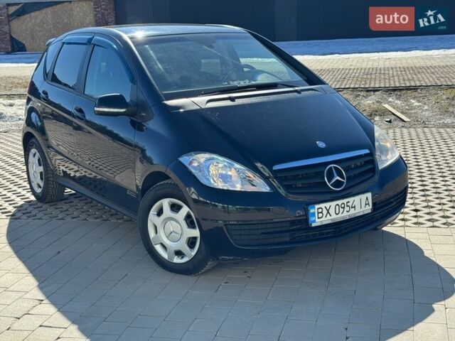 Черный Мерседес А класс, объемом двигателя 2 л и пробегом 195 тыс. км за 6000 $, фото 1 на Automoto.ua
