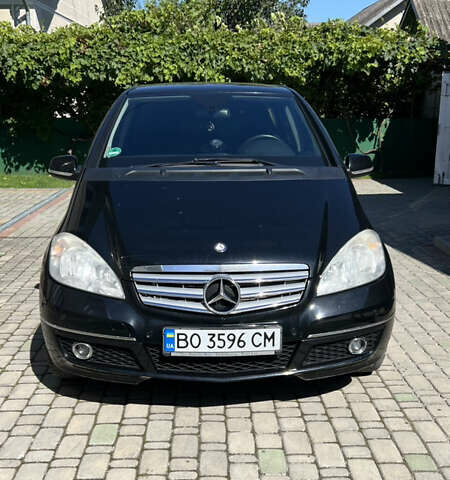 Чорний Мерседес А клас, об'ємом двигуна 2 л та пробігом 197 тис. км за 8000 $, фото 1 на Automoto.ua