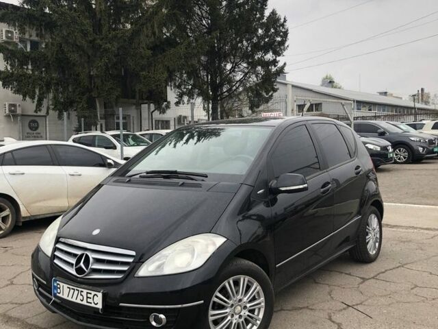Чорний Мерседес А клас, об'ємом двигуна 1.7 л та пробігом 112 тис. км за 5800 $, фото 1 на Automoto.ua