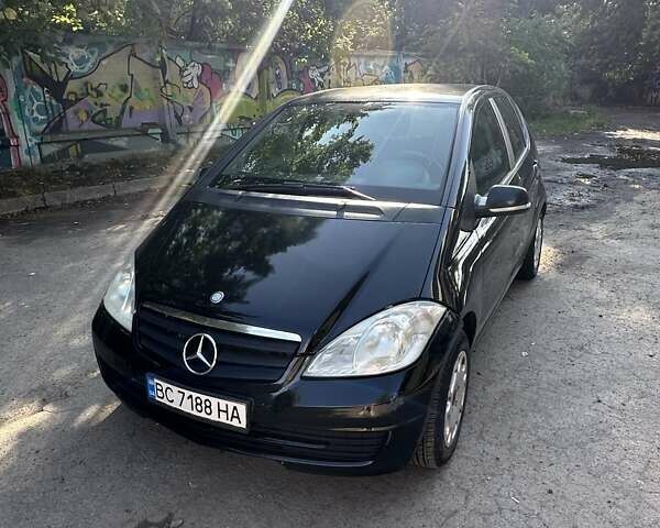 Чорний Мерседес А клас, об'ємом двигуна 1.99 л та пробігом 295 тис. км за 5950 $, фото 1 на Automoto.ua
