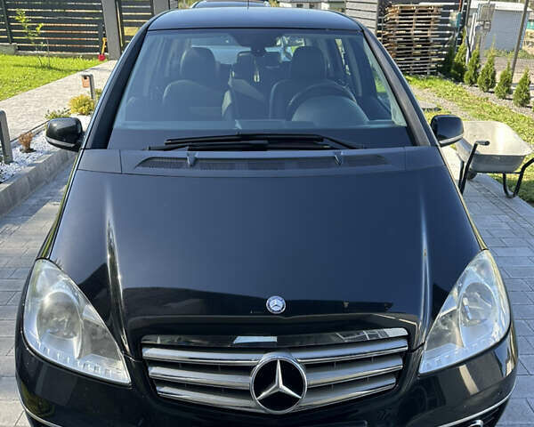 Черный Мерседес А класс, объемом двигателя 1.5 л и пробегом 215 тыс. км за 7700 $, фото 1 на Automoto.ua