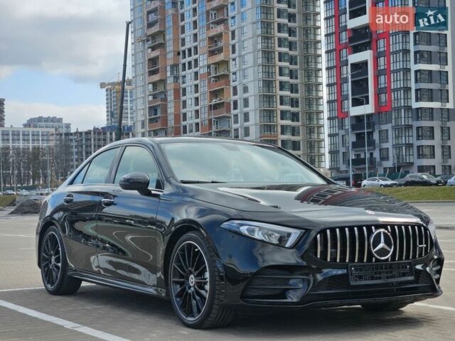 Черный Мерседес А класс, объемом двигателя 2 л и пробегом 32 тыс. км за 27800 $, фото 1 на Automoto.ua