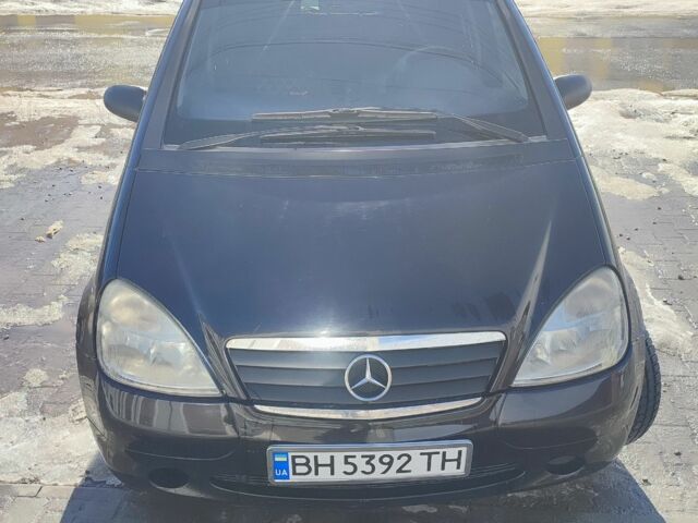 Черный Мерседес А класс, объемом двигателя 1.7 л и пробегом 235 тыс. км за 3500 $, фото 1 на Automoto.ua