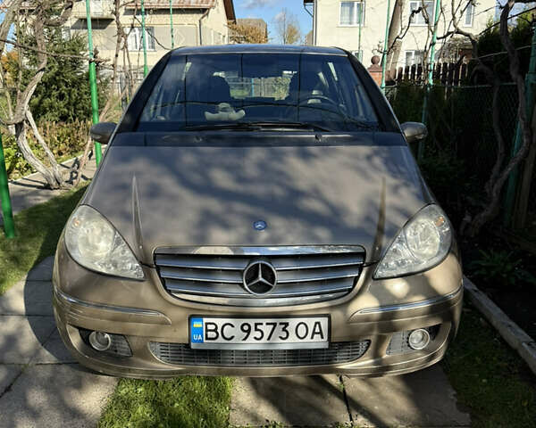 Мерседес А класс 2006 в Львове на Automoto.ua Коричневый Мерседес А класс, объемом двигателя 1.7 л и пробегом 240 тыс. км за 4800 $, фото 1 на Automoto.ua