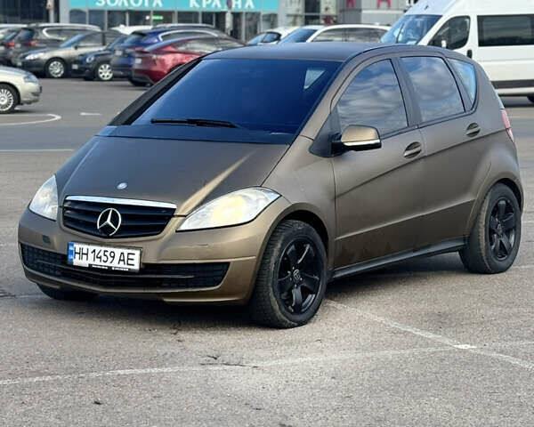 Коричневый Мерседес А класс, объемом двигателя 1.5 л и пробегом 180 тыс. км за 5000 $, фото 1 на Automoto.ua