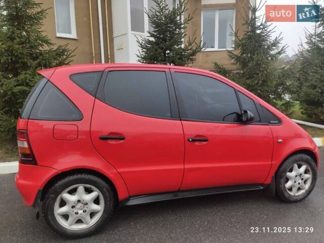 Красный Мерседес А класс, объемом двигателя 1.4 л и пробегом 280 тыс. км за 2600 $, фото 1 на Automoto.ua