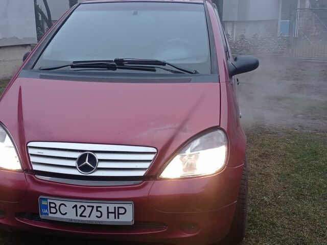 Красный Мерседес А класс, объемом двигателя 1.7 л и пробегом 340 тыс. км за 2500 $, фото 1 на Automoto.ua