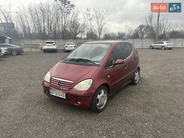 Красный Мерседес А класс, объемом двигателя 1.9 л и пробегом 215 тыс. км за 2800 $, фото 1 на Automoto.ua