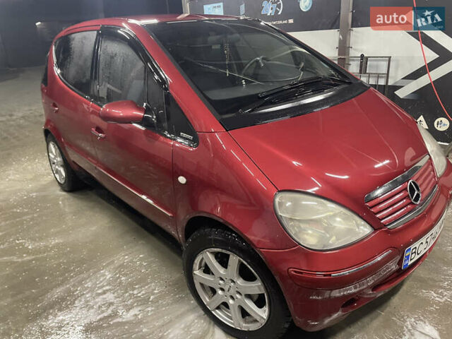 Красный Мерседес А класс, объемом двигателя 1.69 л и пробегом 290 тыс. км за 4200 $, фото 1 на Automoto.ua