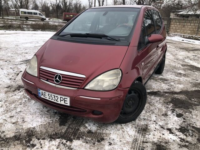 Червоний Мерседес А клас, об'ємом двигуна 1.7 л та пробігом 300 тис. км за 2650 $, фото 1 на Automoto.ua