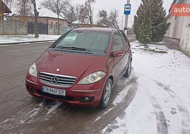 Красный Мерседес А класс, объемом двигателя 1.7 л и пробегом 252 тыс. км за 3000 $, фото 1 на Automoto.ua