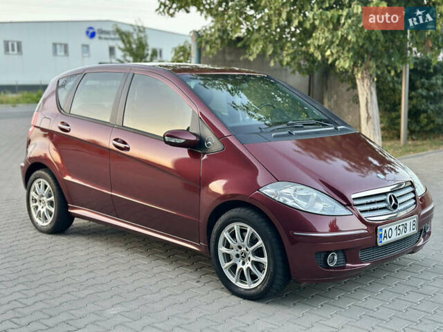 Червоний Мерседес А клас, об'ємом двигуна 2.04 л та пробігом 210 тис. км за 4400 $, фото 1 на Automoto.ua