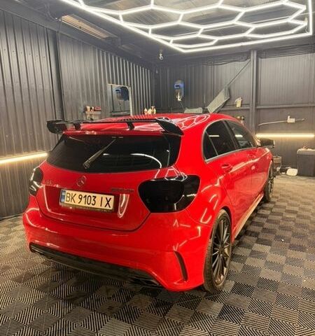 Красный Мерседес А класс, объемом двигателя 1.99 л и пробегом 170 тыс. км за 16000 $, фото 1 на Automoto.ua