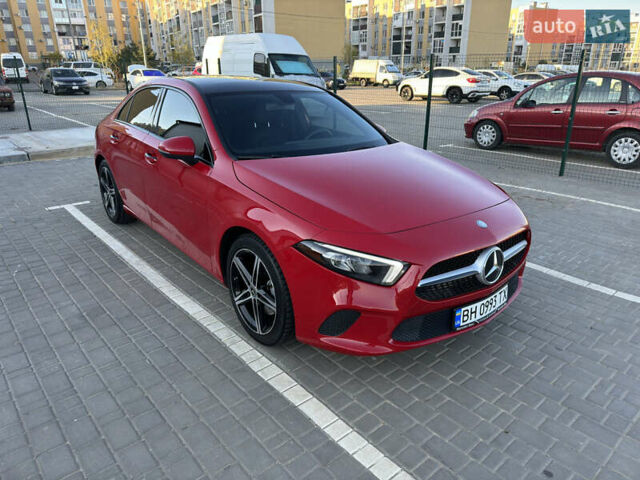 Мерседес А класс 2019 в Одессе на Automoto.ua Красный Мерседес А класс, объемом двигателя 1.99 л и пробегом 33 тыс. км за 23000 $, фото 1 на Automoto.ua