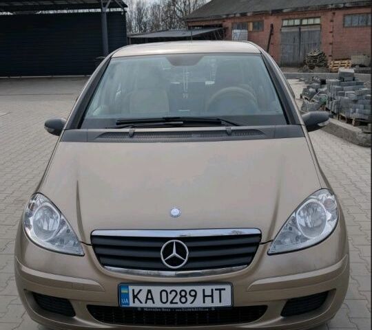 Желтый Мерседес А класс, объемом двигателя 1.7 л и пробегом 200 тыс. км за 4700 $, фото 1 на Automoto.ua
